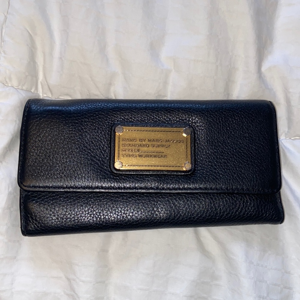 Black wallet by Marc Jacobs
